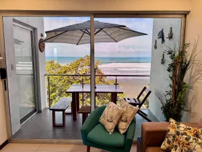 Beach retreat with the best view of the Pacific - Image 4