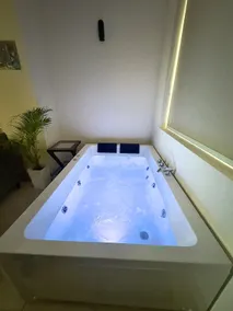 High Rise Lavish Room with Jacuzzi in Zirakpur - Image 2