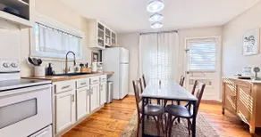 PRIVATE Cleveland St. Cottage~Walk Folsom Village - Image 3
