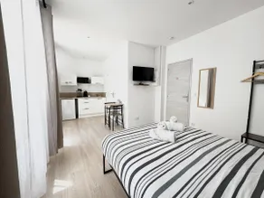 Charming apartment with free parking nearby. Wifi - Image 3