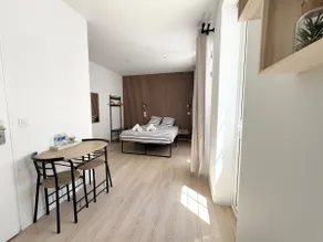 Charming apartment with free parking nearby. Wifi - Image 5