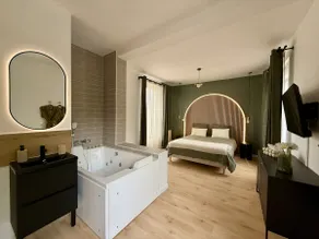 Spa escape near Giverny - Image 3