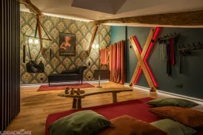The Cadurcian ”Love Room” Jacuzzi & Secret Room - Image 4