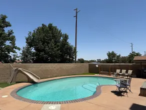 6 Bedroom Pool Home Near Golf Course in Palmdale - Image 2
