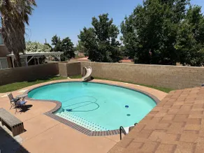 6 Bedroom Pool Home Near Golf Course in Palmdale - Image 4