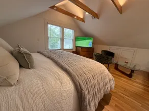 Unique Modern Loft w/ KING bed Entire Rental Unit - Image 2