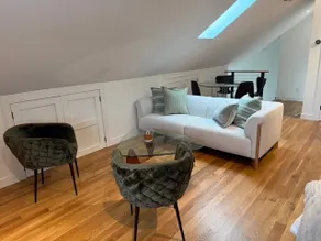 Unique Modern Loft w/ KING bed Entire Rental Unit - Image 4