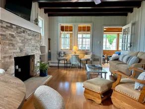 Sunrise Beach Cottage - Image 5