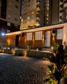Lux 6 Loft (Close to the stadium) - Image 4