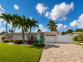 House with a pool/hottub by the beach! - Image 5
