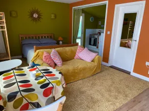 Retro Garden Home - Image 3