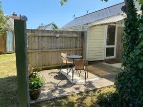 Retro Garden Home - Image 2