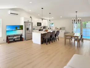 Sleep 17, 8 Rooms, 4 bath, 2 Units - Image 3