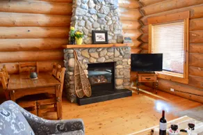 Wild Pine Log Cabin in the heart of the Rockies - Image 5