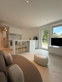 Studio - Luxury Guest House St Germain en Laye - Image 5
