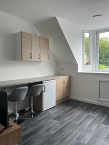 Upper Mill Apartment - Image 4