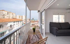 An apartment with an ocean view - Image 3