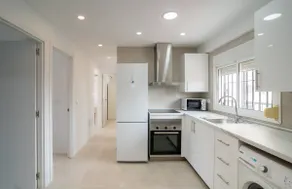 An apartment with an ocean view - Image 4