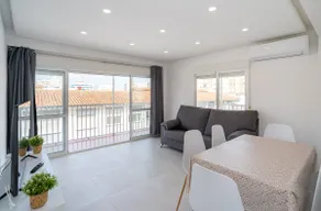 An apartment with an ocean view - Image 2