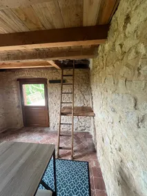 Atypical hut - Image 4