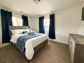 Modern 2BR Home |Pet-Friendly |Near CSU Stanislaus - Image 2