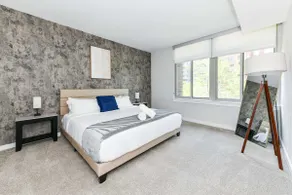 Sleek 2BR Residence with Gym, Parking & Rooftop De - Image 5
