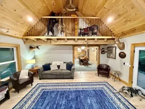 Cozy 3-Story Cabin w/ Hot Tub Near Dale Hollow - Image 5