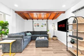Mt. Helix; 5 Beds, EV Parking, Jacuzzi, King Bed - Image 3