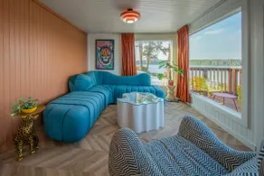 Lakefront w/ Panoramic Views+Balcony Pet-Friendly - Image 5