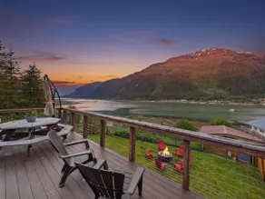 Oceanfront Fire Pit, Decks, Large Yard, Views! - Image 2