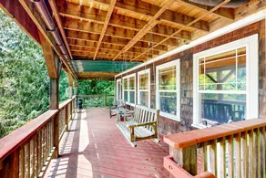 Lakefront home with loft, two decks with amazing v - Image 4