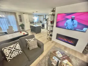 Urban Oasis: Stylish Home - Image 5
