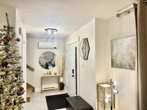Urban Oasis: Stylish Home - Image 4