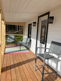 Modern Cottage on the shore - Image 3