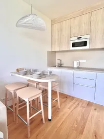 Free Parking • Modern Apartment - Image 3