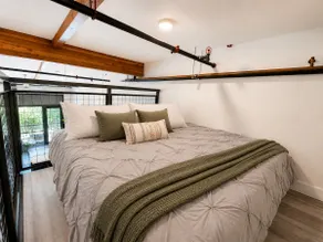 Dog Friendly DTSA Loft 5 Miles to Disney w/ Gym - Image 4