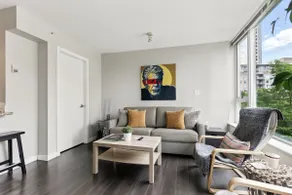 Pool/hot tub/gym at a pet friendly downtown condo! - Image 5