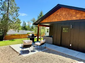 Brand New Cozy Cottage in Town - Image 3