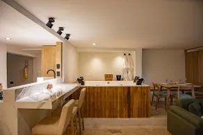 Apartment with Jacuzzi in the heart of historic downtown - Image 2