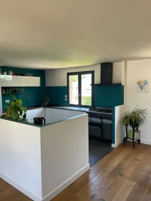 House with good exposure to the sun in a quiet location. - Image 2