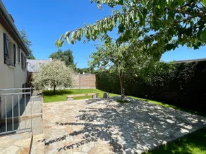 House with good exposure to the sun in a quiet location. - Image 4