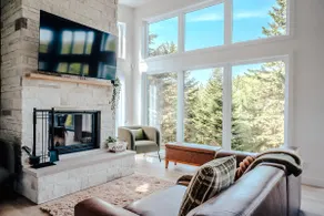 Huge Waterfront Modern Cottage on the Rouge River - Image 2