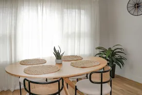 Cozy 2Bd Home w/Parking Near Local ATL Attractions - Image 5