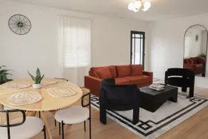 Cozy 2Bd Home w/Parking Near Local ATL Attractions - Image 4