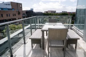 Penthouse in Liverpool One with secure Parking - Image 3