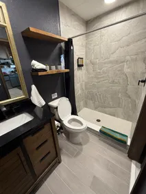 Airport Sky Lounge Suite 1BR/1BA - Image 2