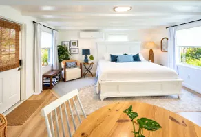 Private Studio | Walk to Food & Boating | King Bed - Image 2