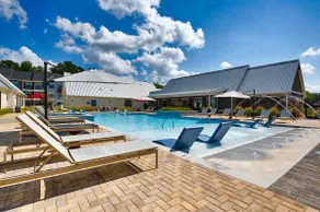 Landing | Incredible 1BD, Gym, Pool - Image 4