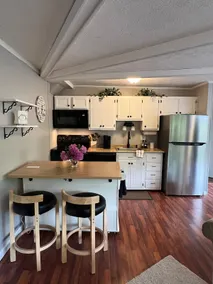 Herman's Hideaway Newly Redone Condo - Image 4