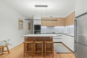 Press Play - Stylish Base in Darlinghurst Dining Hub - Image 2